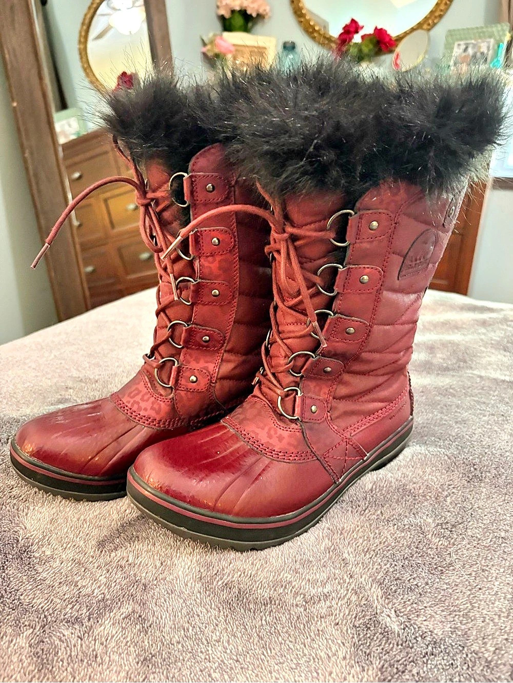 Sorel Joan of Arctic Waterproof Snow Boot Red & Black US 9 A